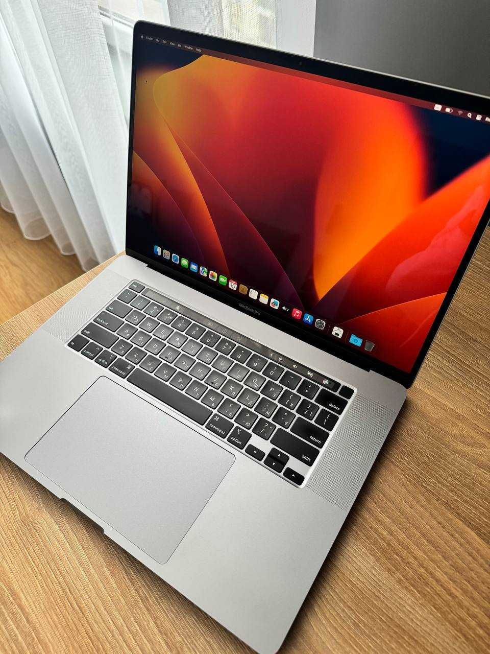 МасBook Pro 16 (MVVK2) 2019