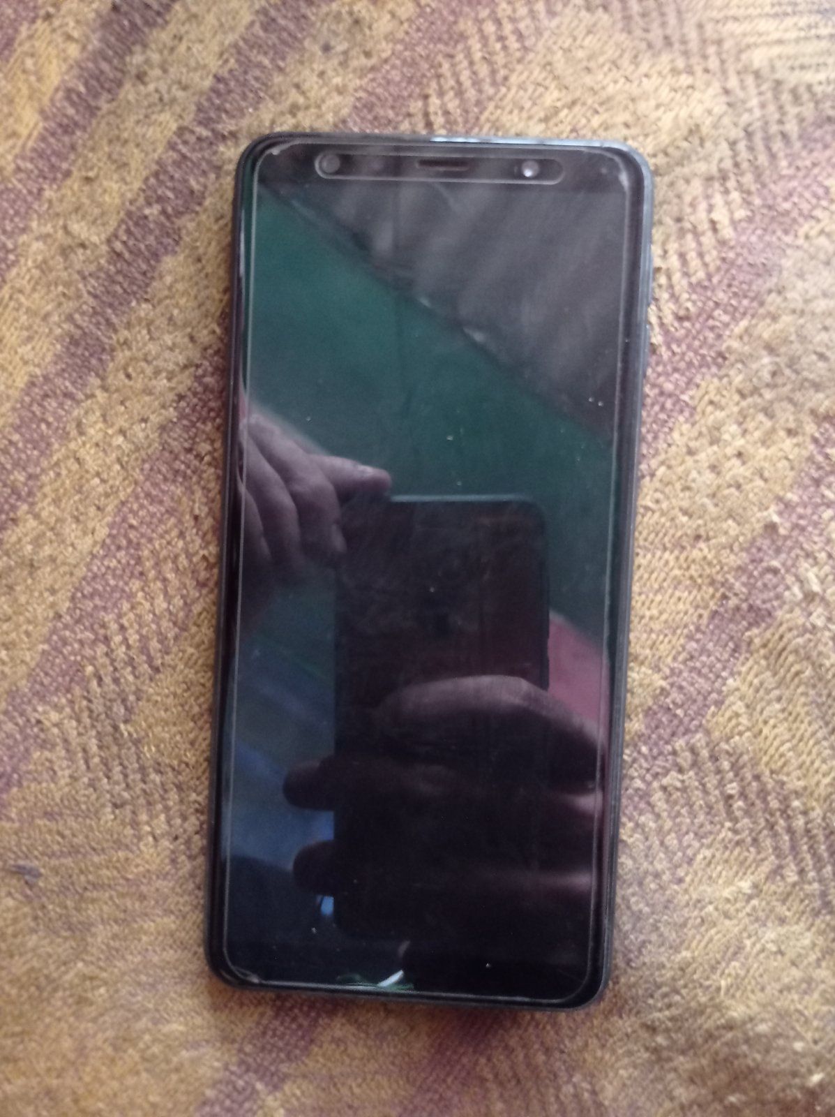 Продам телефон Samsung A7 (2018)
