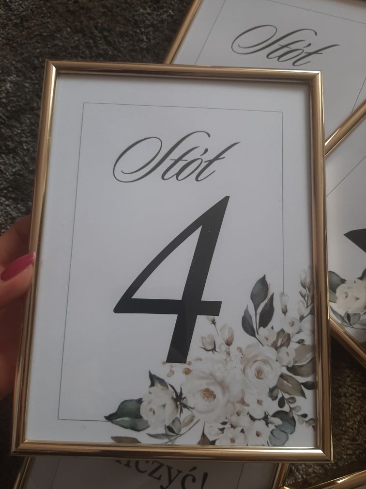Ramki z numerkami stołów złote 6 sztuk ślub białe kwiaty