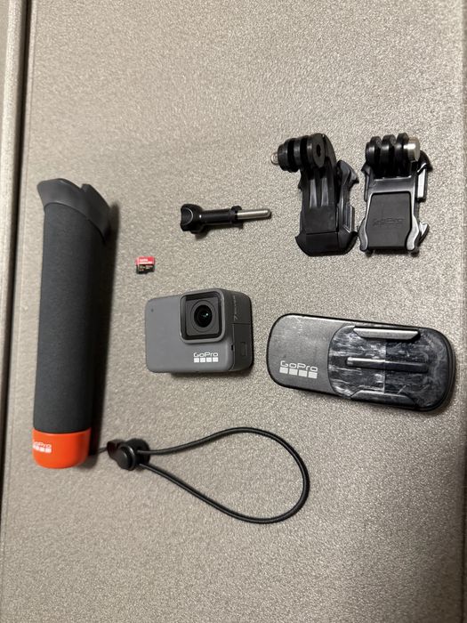 GoPro Hero 7 silver com acessorios