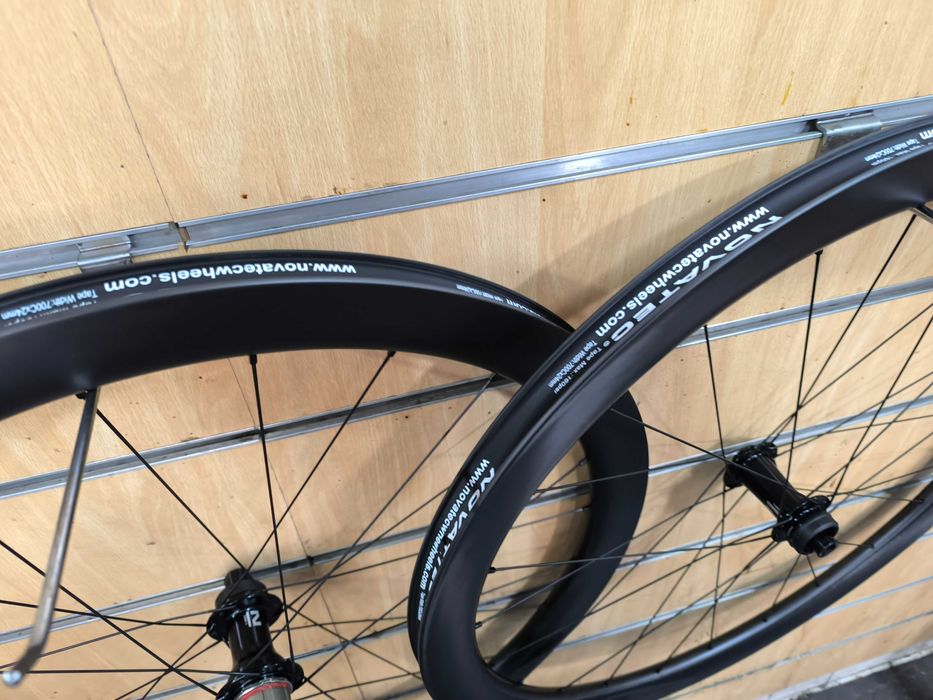 Par rodas Novatec carbono disc