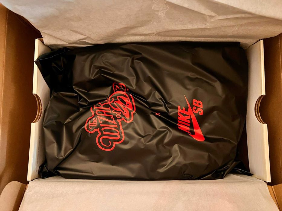 Nike SB Dunk Low The Wizard of Oz Poppy Field