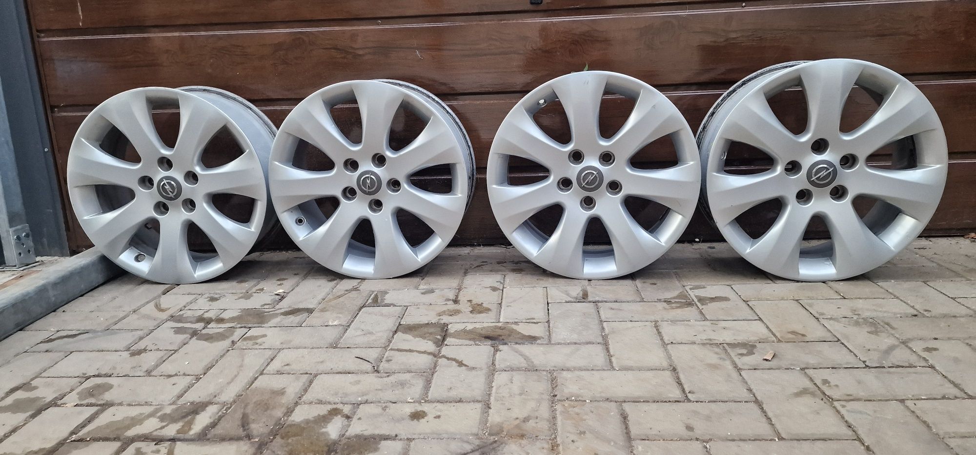 Felgi Aluminiowe Opel Insignia B-R17 5x115 ET44-7J