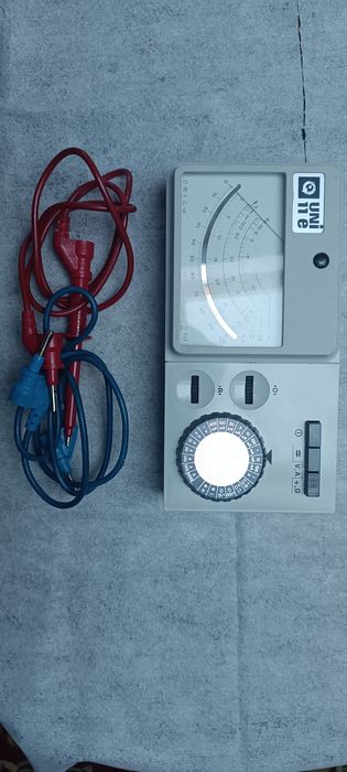 Uniwersalny miernik elektroniczny