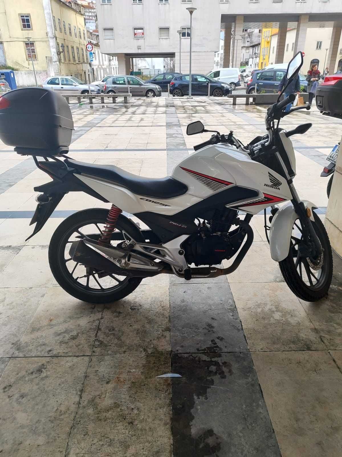 CB125F 2018 (poucas marcas de uso)