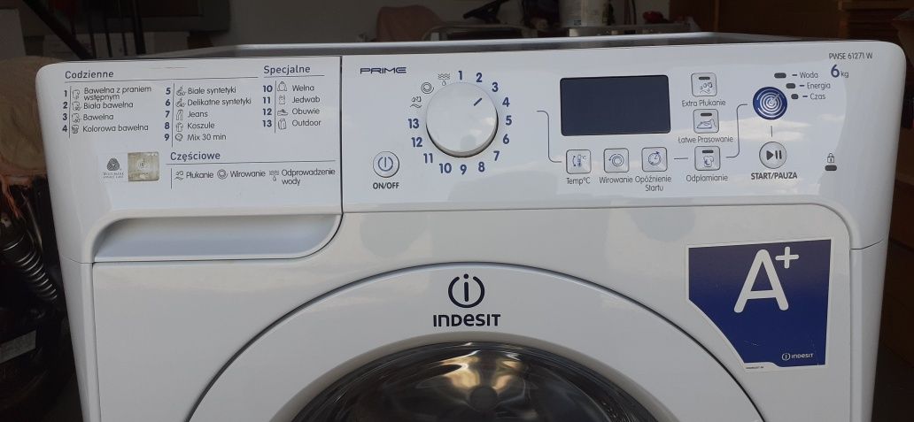 Używana pralka Indesit 6 kg wsadu