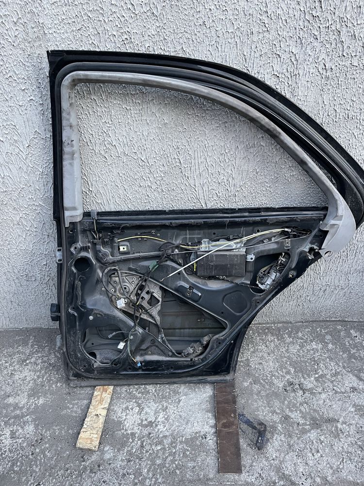 Задні двері Mercedes W220