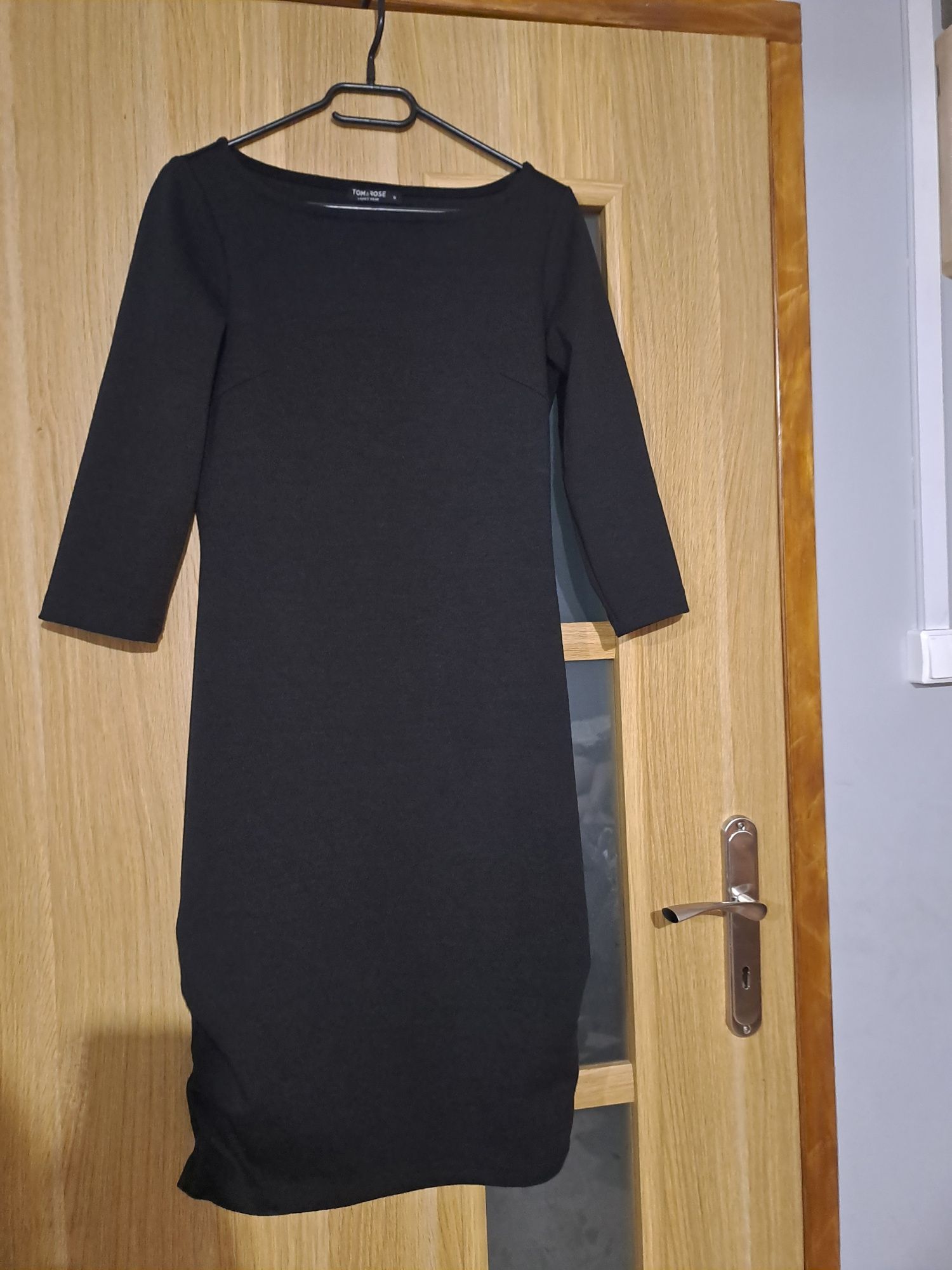 Czarna sukienka Top Home