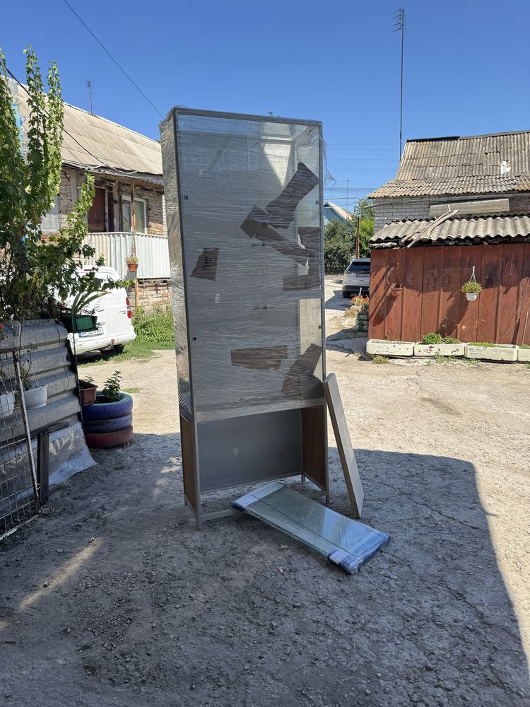 Продам торгово-выставочный стеллаж