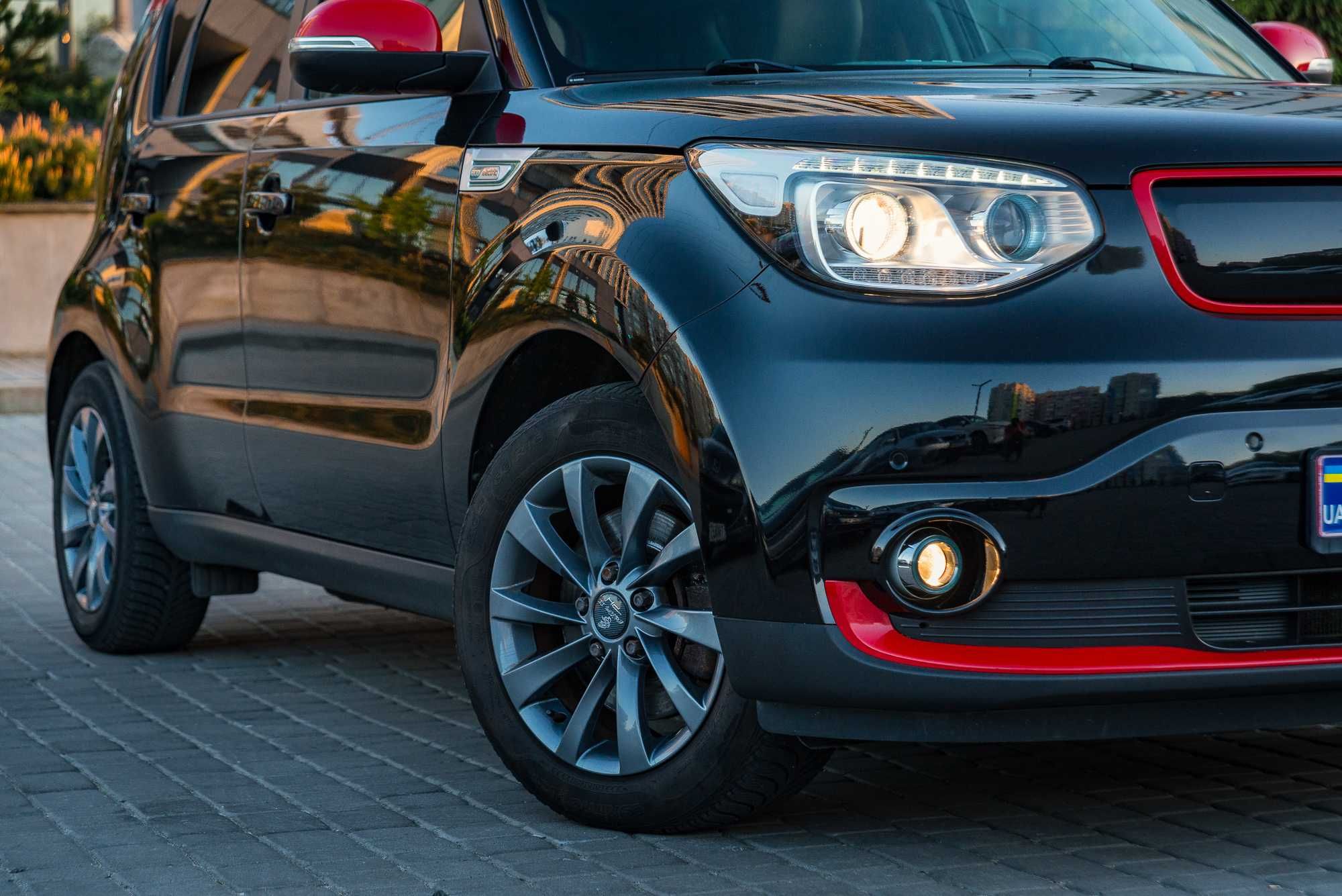 Kia Soul 2018  EV 33 kWh (110 к.с.)