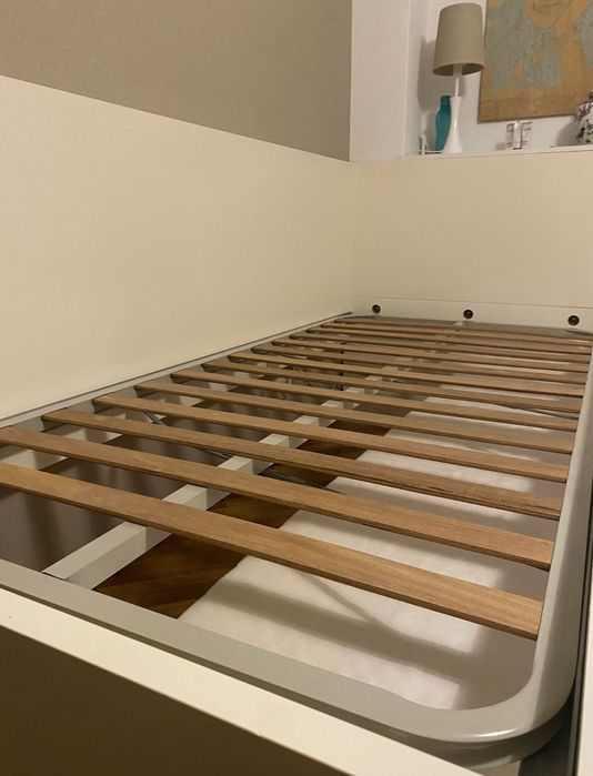 Cama individual com gavetão