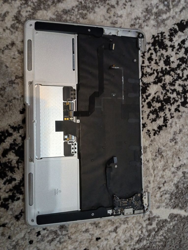 Корпус до macbooc air11 a1370