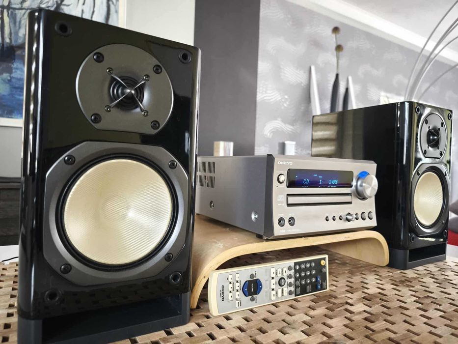 Amplituner Onkyo CR-715 + Onkyo D-N10BX  (wspaniały dźwięk/ zadbany)