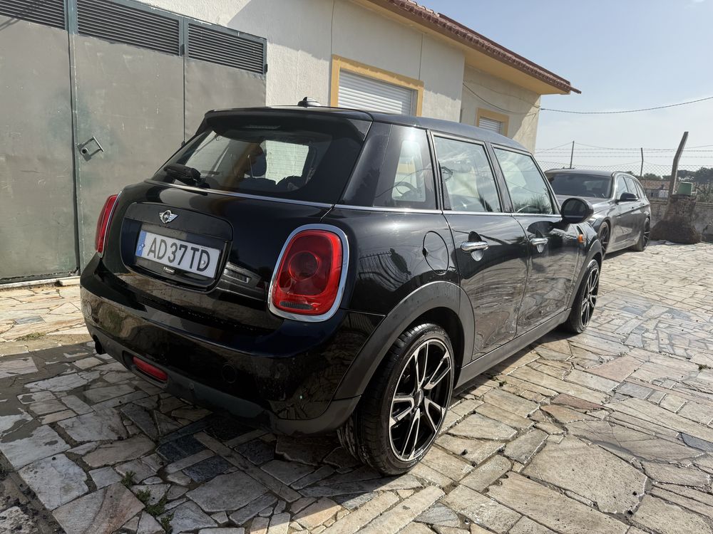 Mini Cooper D Preto