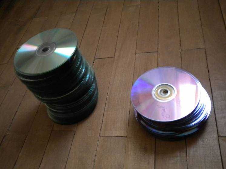 Пошкоджені диски поврежденные диски CD DVD