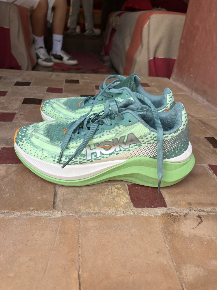 Tenis hoka novos