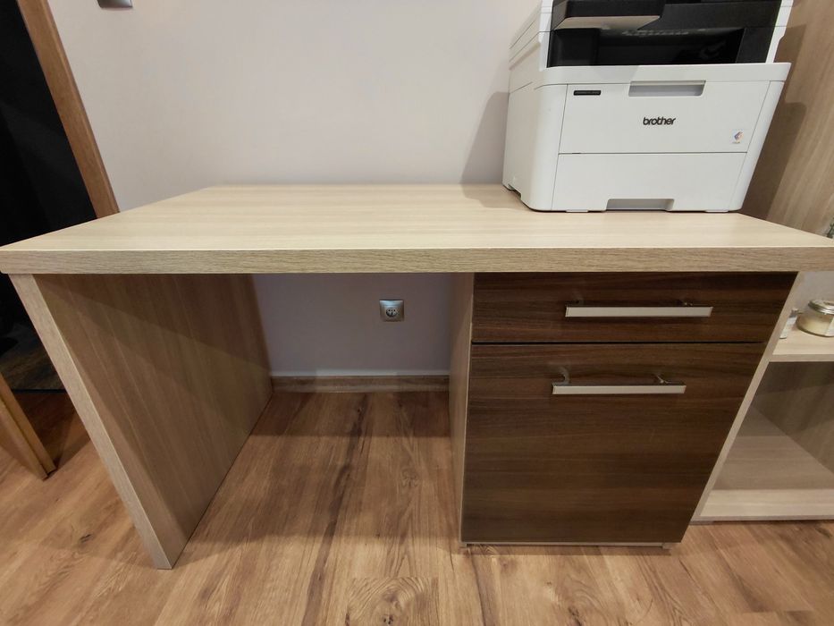 Biurko z szufladami
