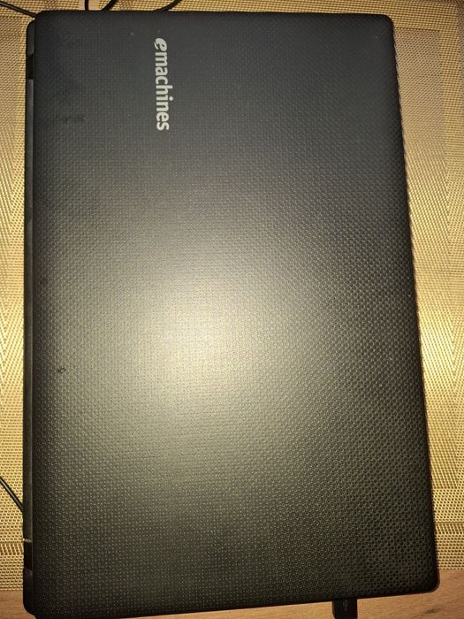 Ноутбук e-mashines e642