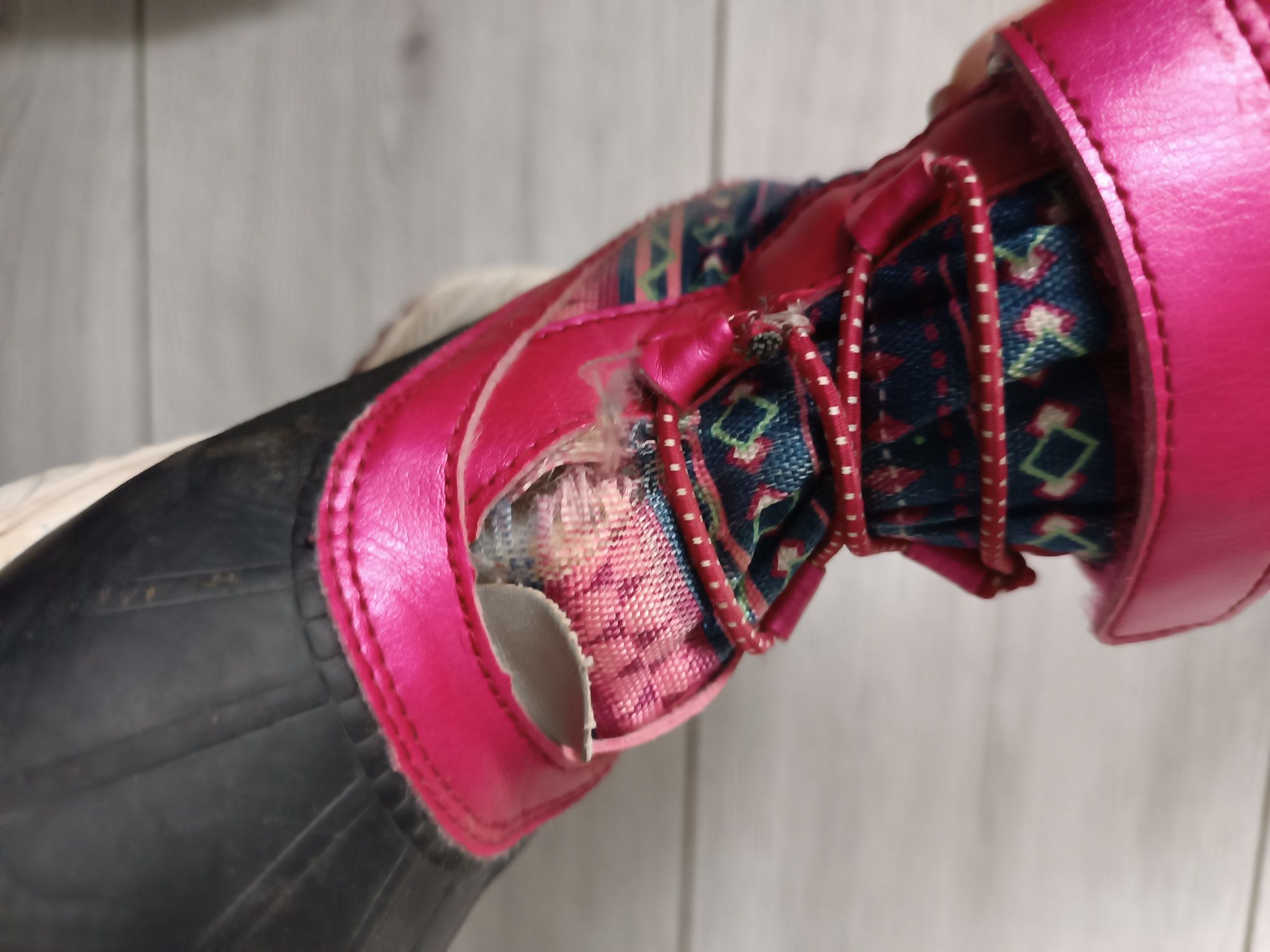Śliczne buty, śniegowce 32