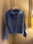 Niebieski sweter Gina tricot