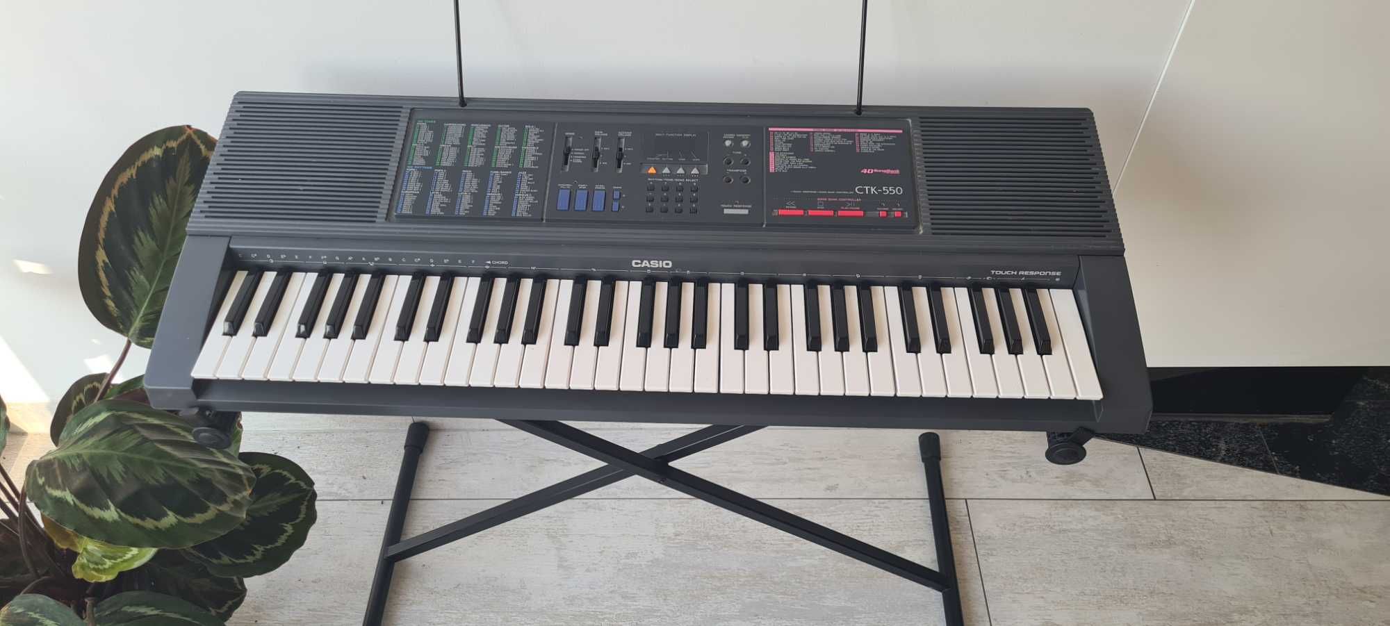 Casio Keyboard model CTK-550 + statyw