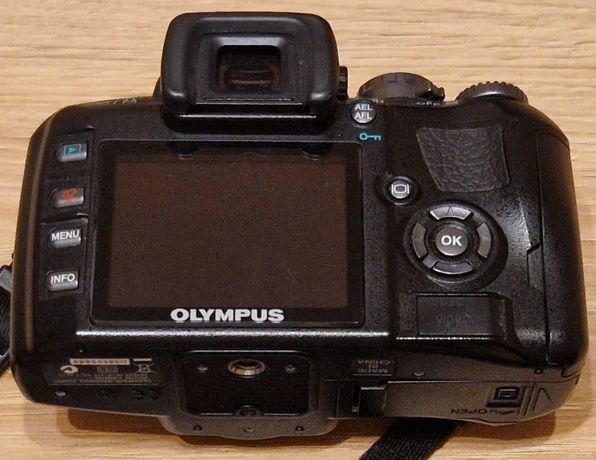 Lustrzanka Olympus E-410 Body w kartonie, 4GB CF card, dowód zakupu
