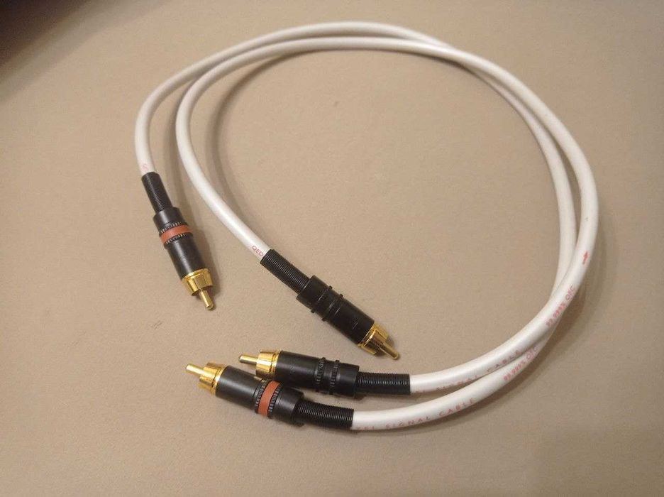 QED Qunex 2 / Neutrik NYS 373 / 90см (Кабель міжкомпонентний).