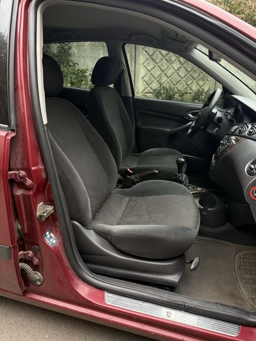 Ford Focus 1.8 бензин