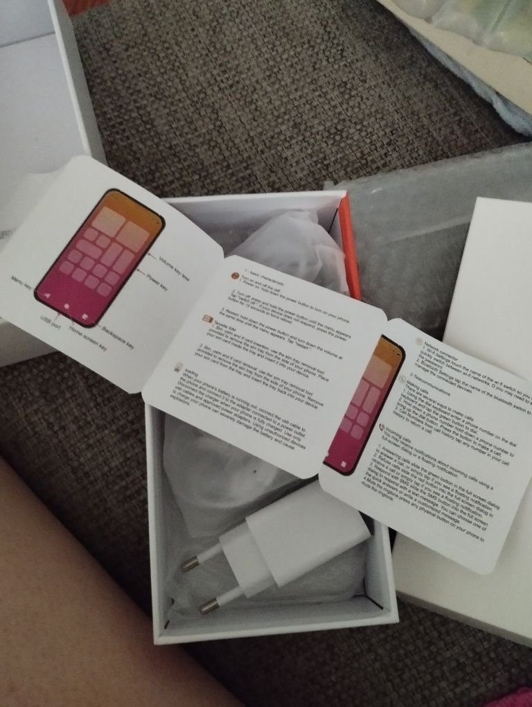 Telefon.     nowy