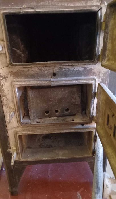 Piec kaflowy wolnostojący koza szamotowy antyk sprawny