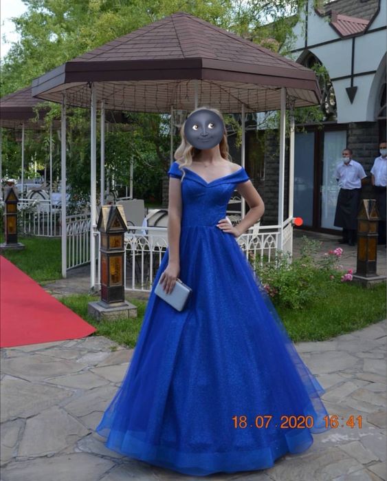 Продам плаття на випускний, синього кольору
