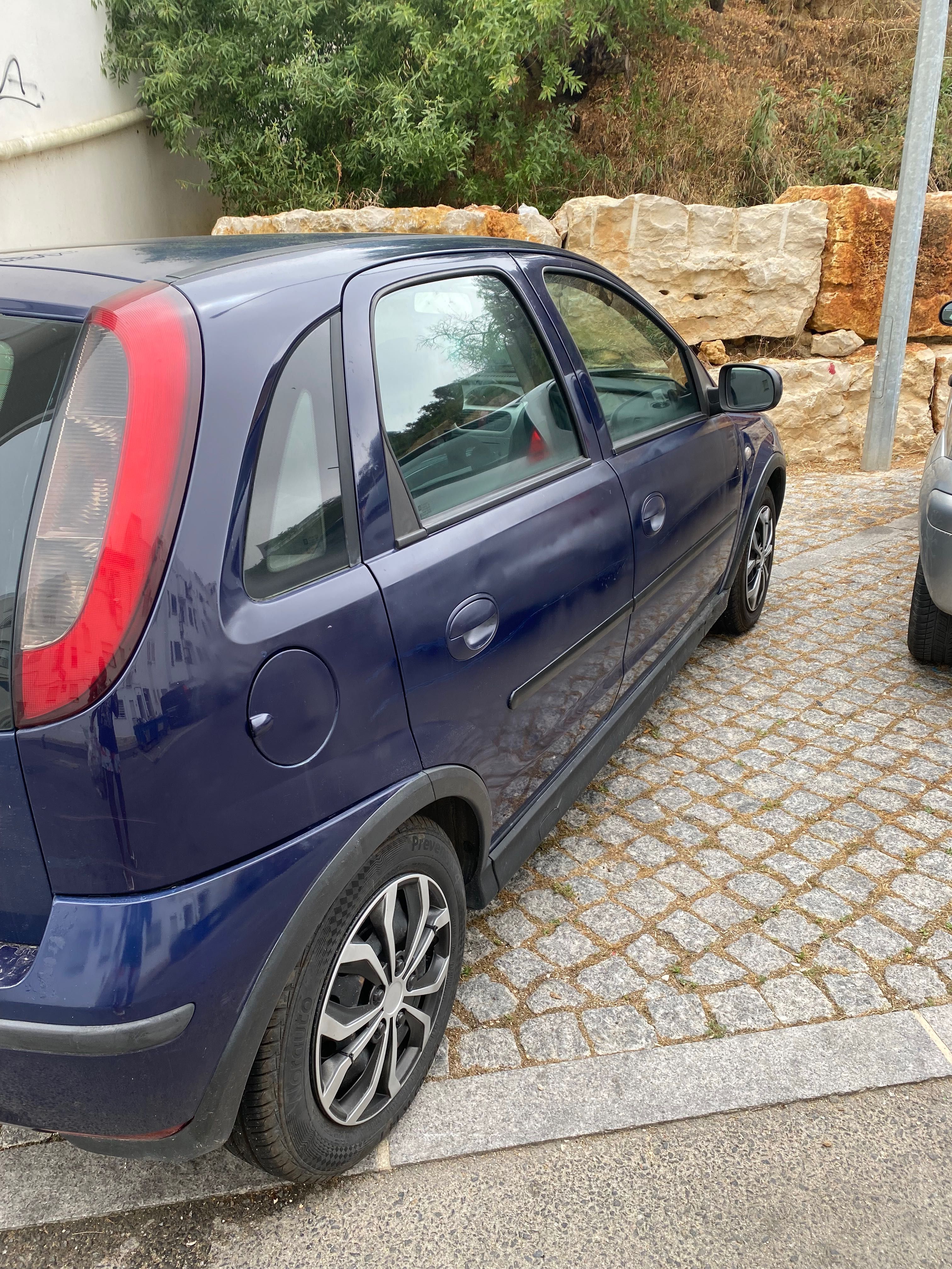 Opel corsa 1.3 CDTI gasóleo. Super econômico e prático.