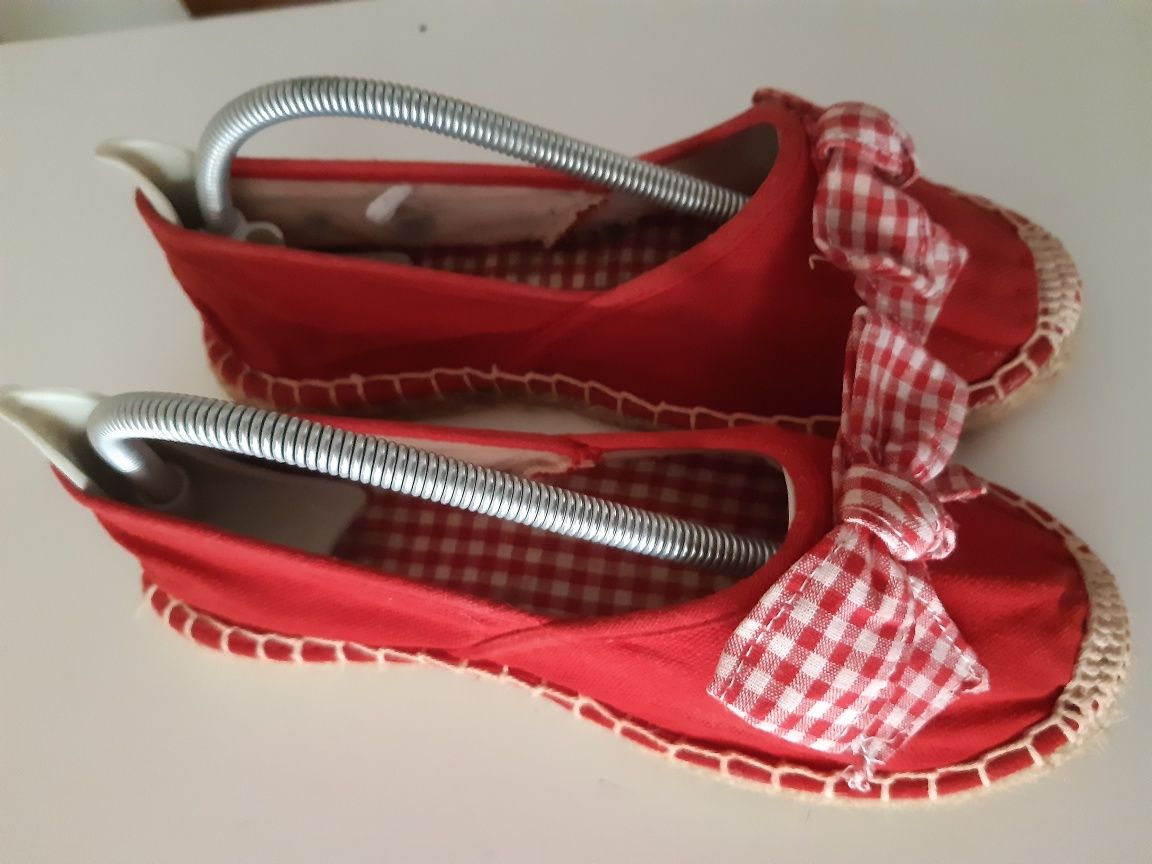 Zgrabne espadryle malinowe z kokardą France r 36