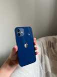 Iphone 12 ( kondycja baterii 77%)