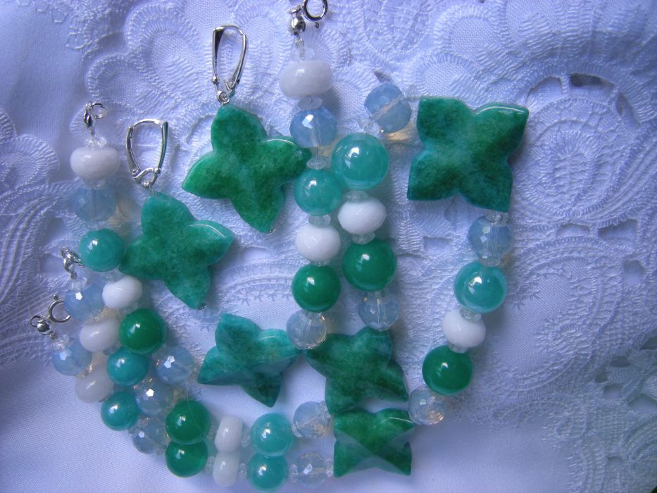 komplet biżuterii z kamieni jadeit i kryształki zieleń biel pistacja