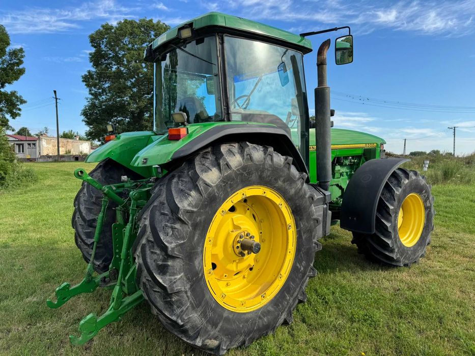 трактор John Deere 8200