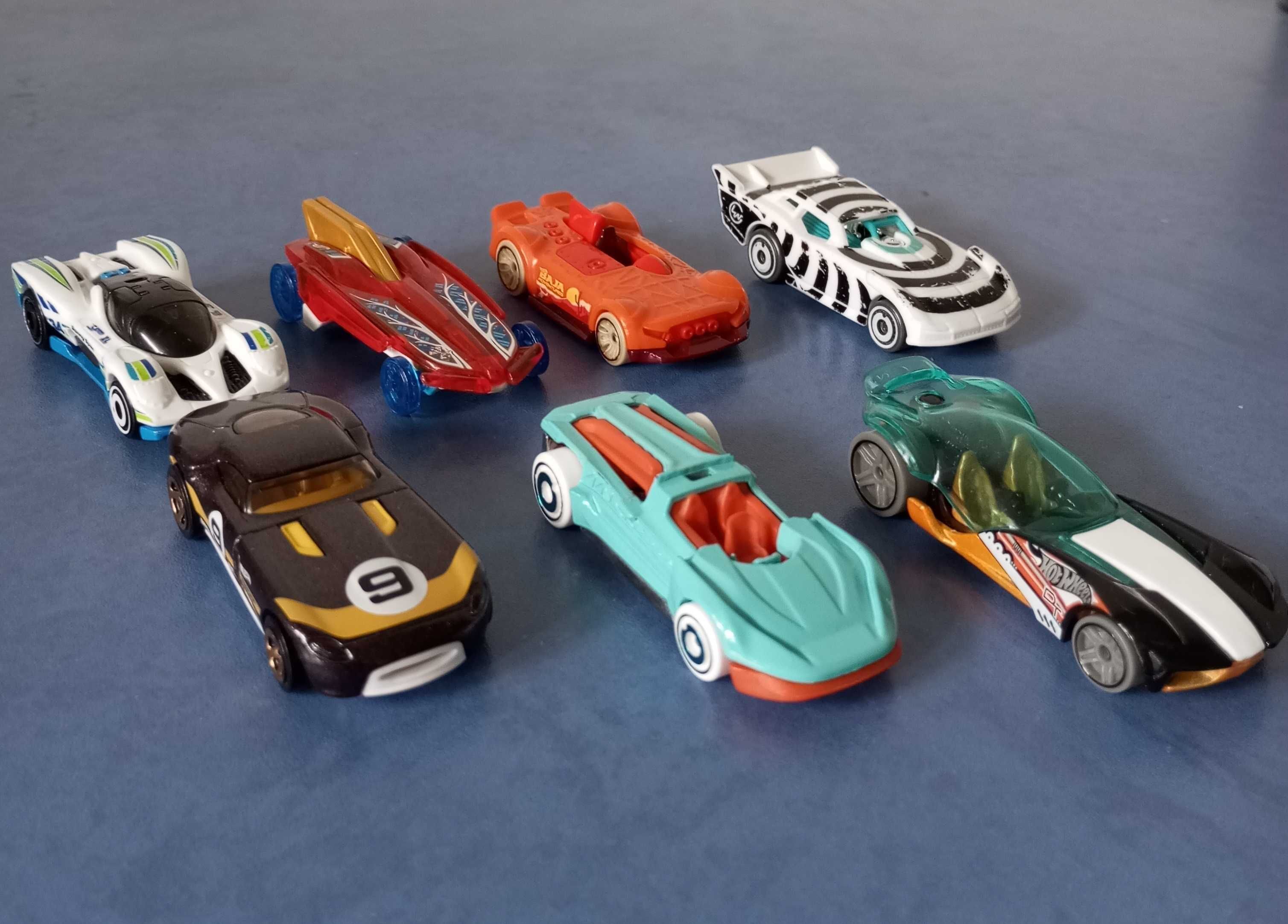 Машинки Hot Wheels Mattel 7 штук комплектом