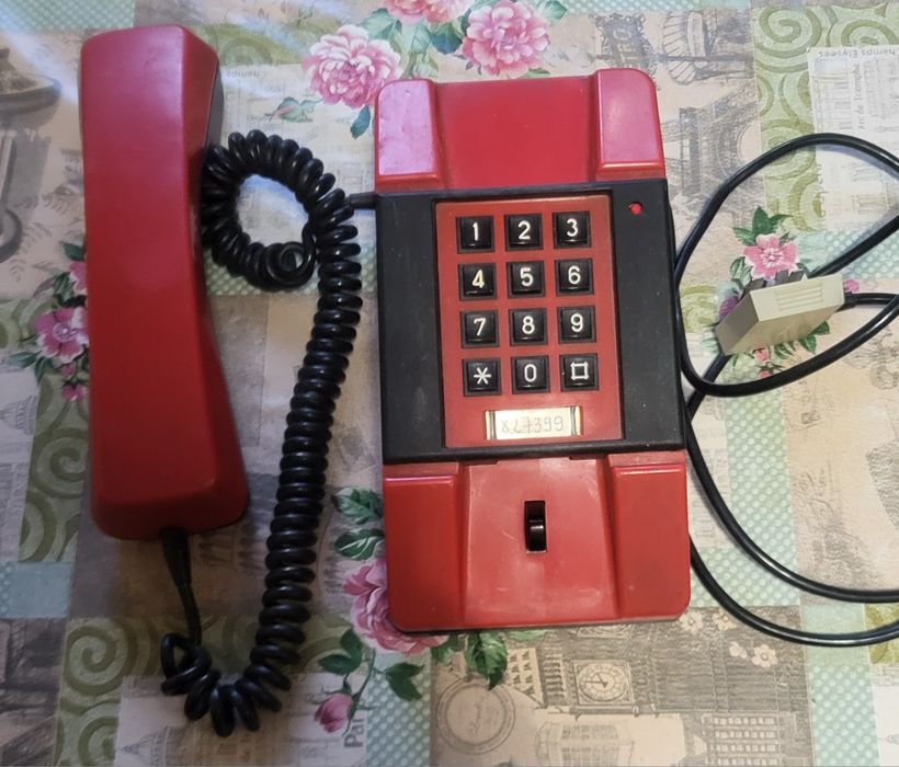 Telefon stacjonarny PRL Telkom RWT Bratek z klawiaturą