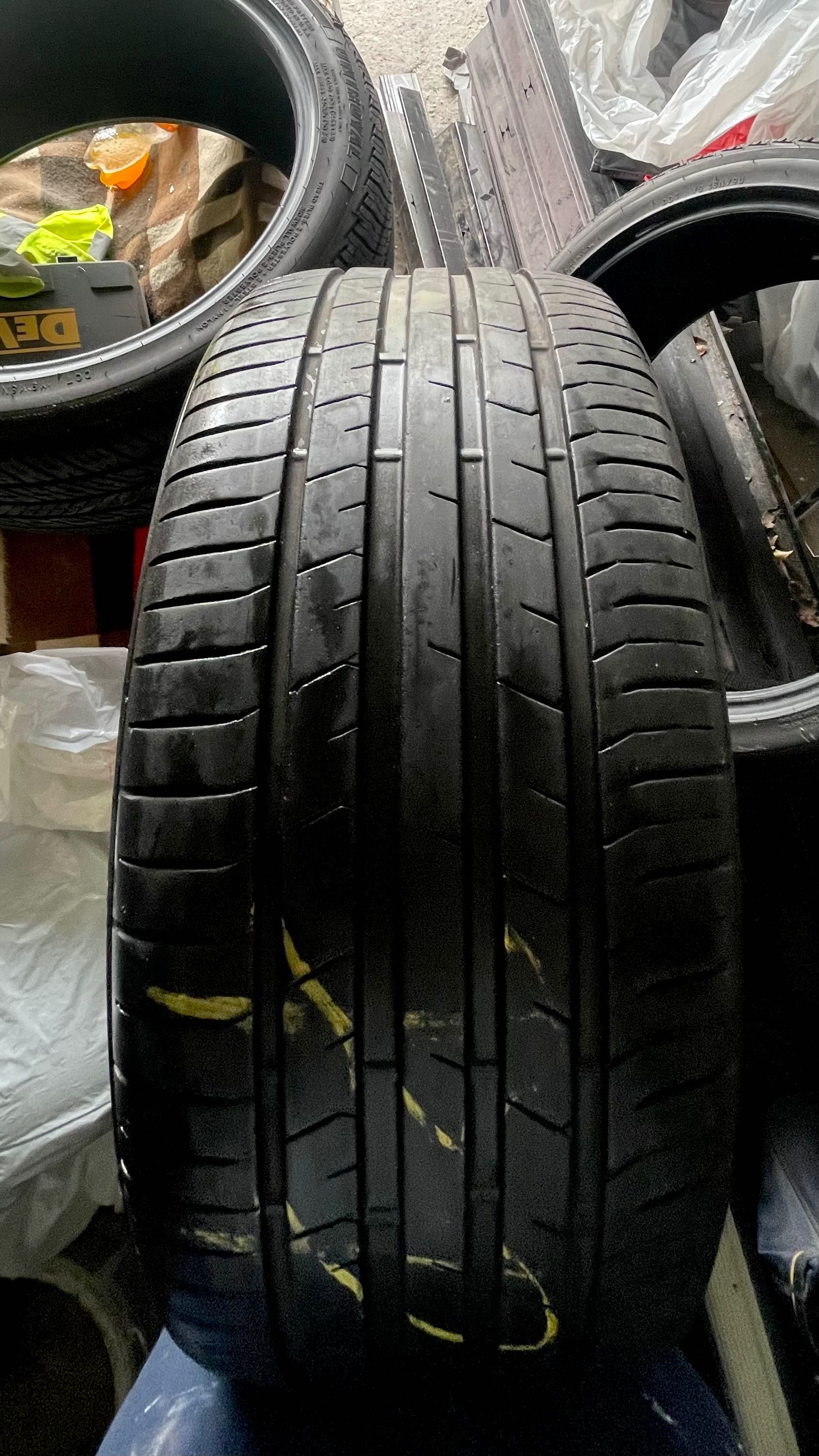 Dwa komplety opon 235/40/19 Tanio TOYO,Uniroyal ,letnie ,całoroczne