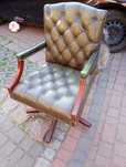 Stary fotel fotel