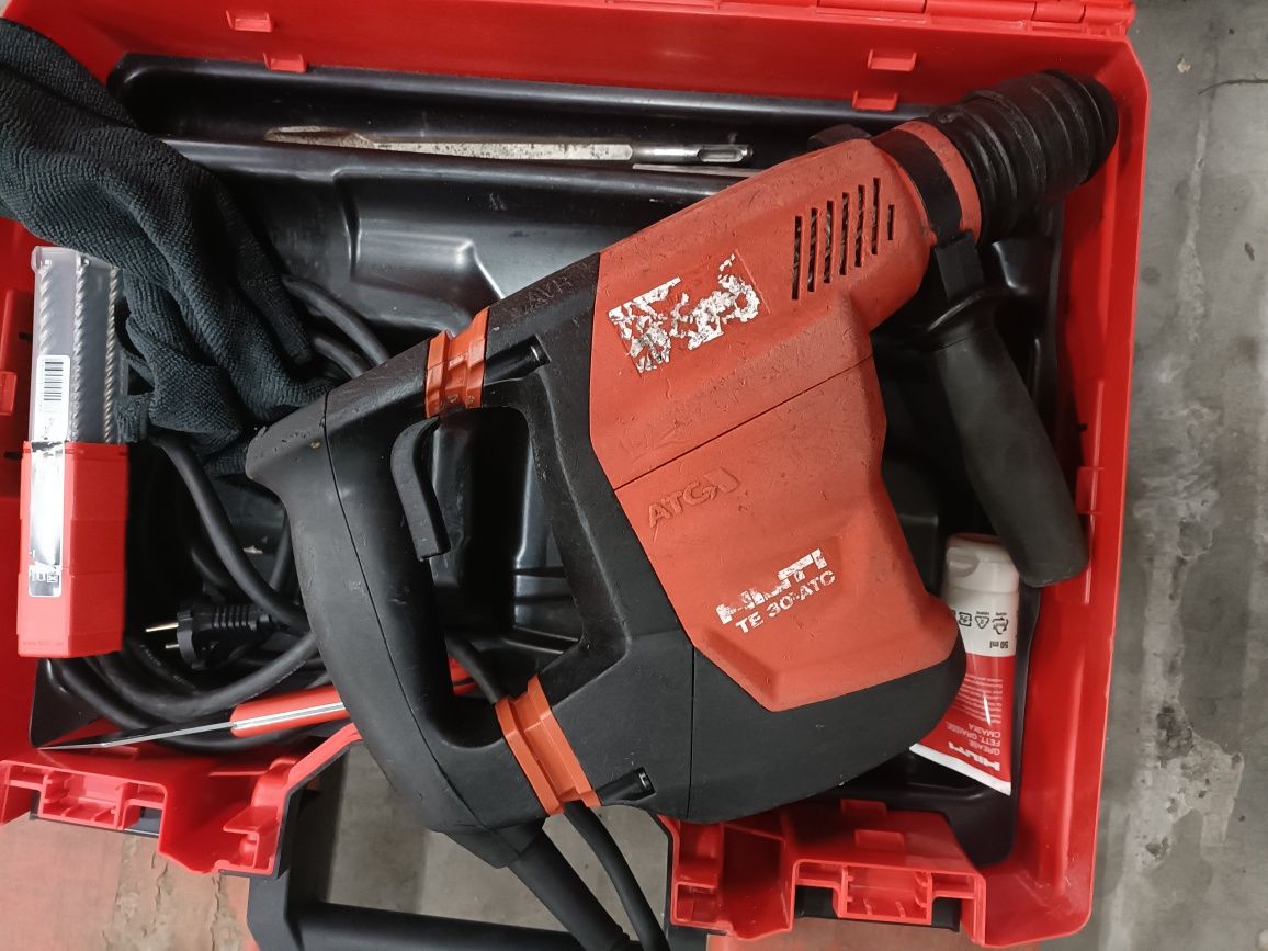 Młotowiertarka wiertarka udarowa Hilti  TE 30 ATC AVR