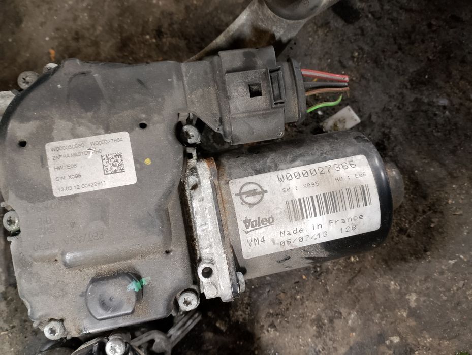 Mechanizm wycieraczki przód  opel Zafira c