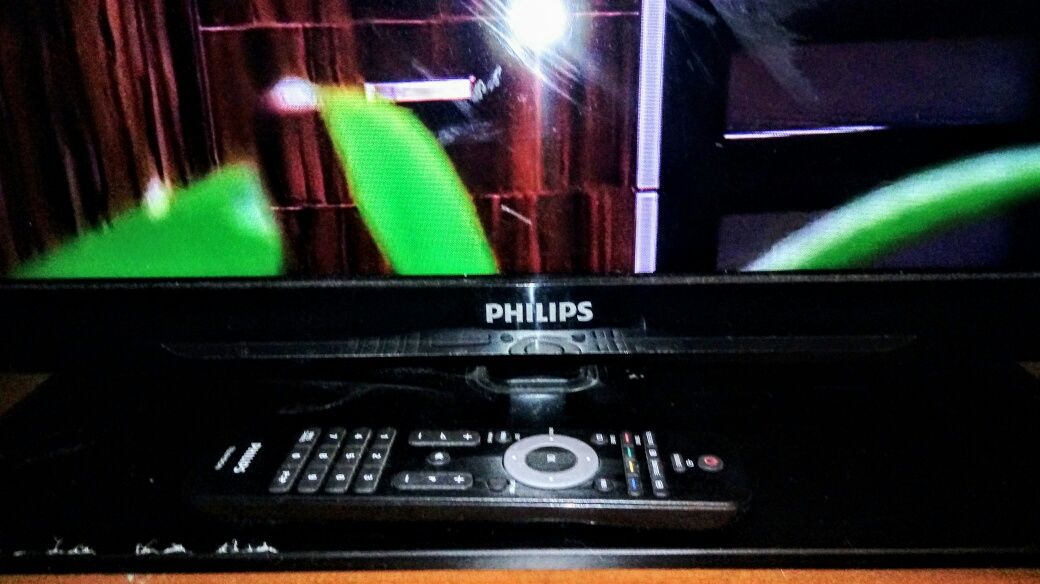 PHILIPS LCD 42" supersprawny,pilot.BIELANY