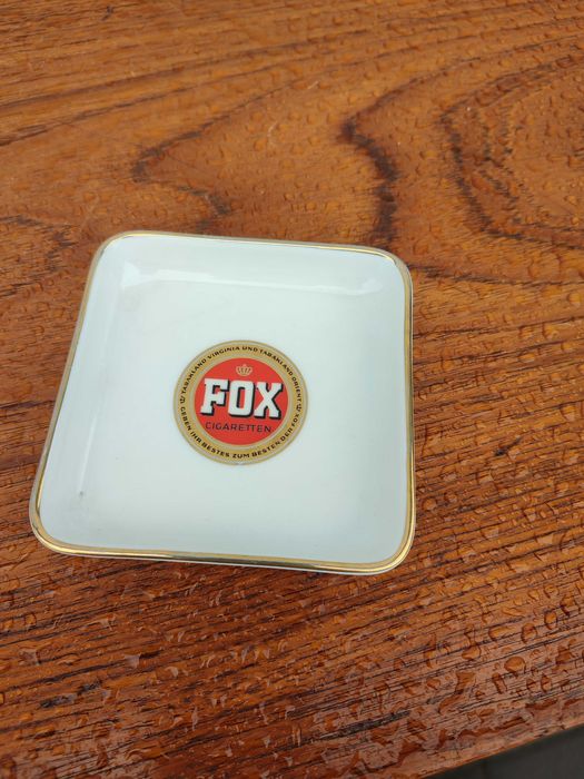 Porcelanowa reklamowa - popielniczka - paterka - FOX  -