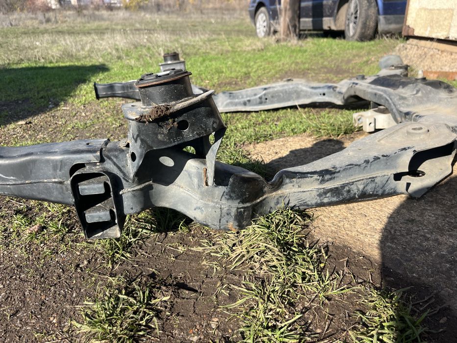 Передній підрамник Форд ЕДЖ 2.7 21рік