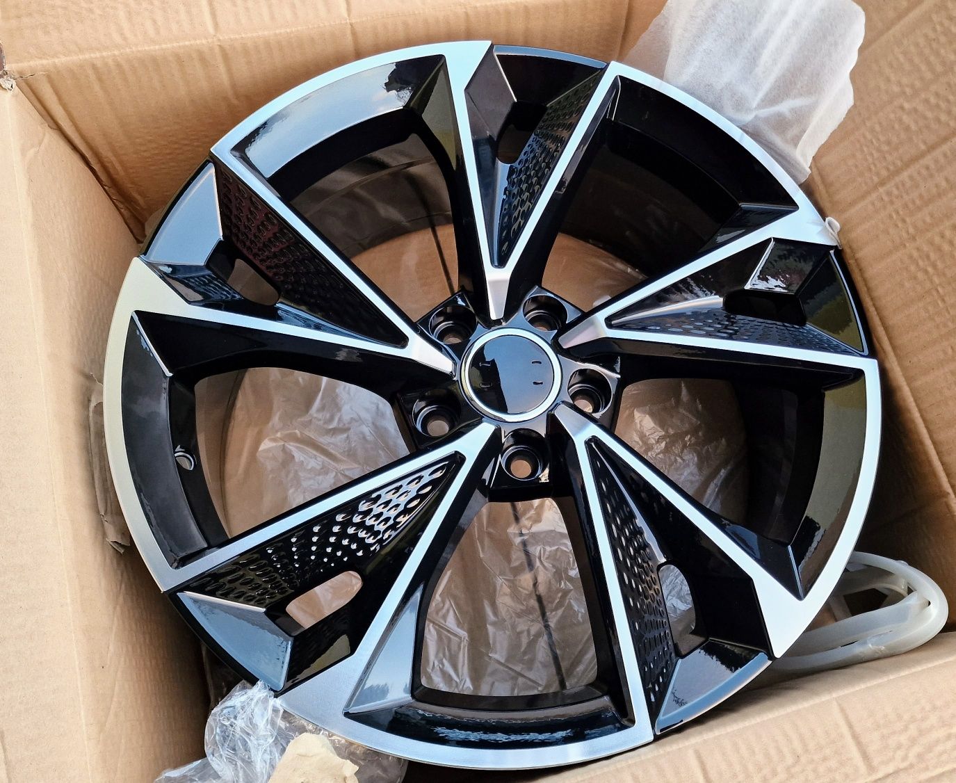 Nowe alufelgi 19 5X112 Audi Q5 A4 A5 A6 A7 A8 S-line RS Wysyłam