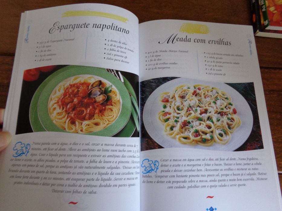 Livro de culinária "Delícias com Massas"