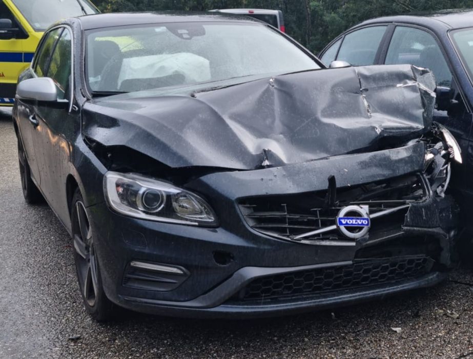 Volvo V60 D6 R Design (salvado)