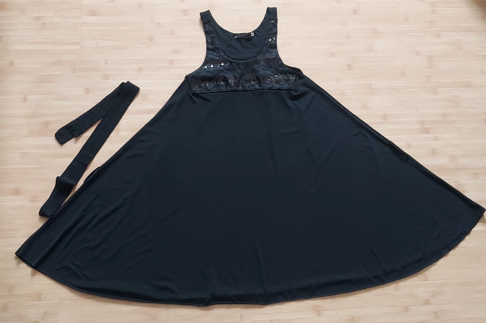 Чёрное платье сарафан