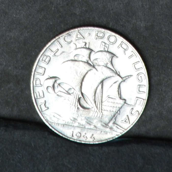 Portugal 2,5 escudos 1944 - olx X10384